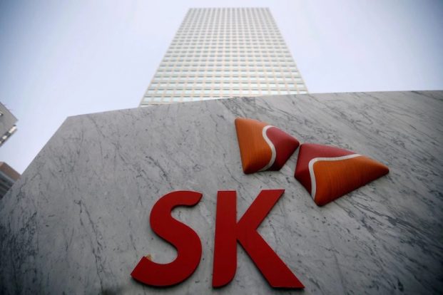 SK On, a South Korean battery maker, has sought advice from private equity giants Carlyle and BlackRock as it plans to raise $3 billion.