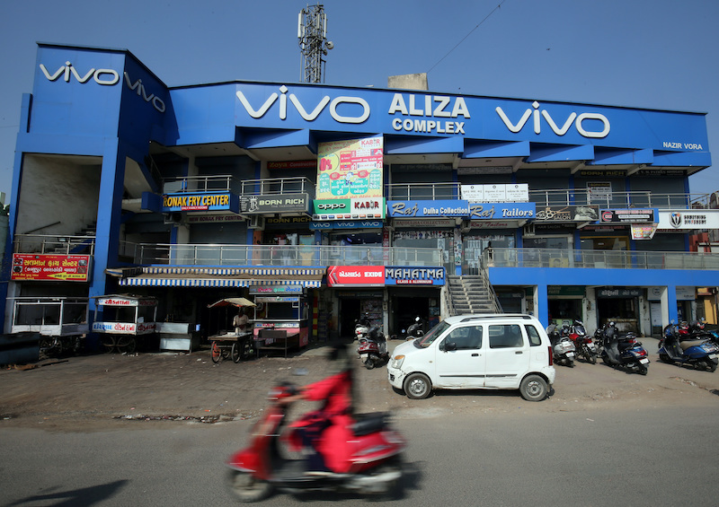 India Arrests China Phone-Maker Vivo Execs in Tax Ruse Probe