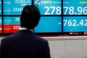 Asia Shares Knocked Back by US Tech Curbs, Rate Hike Fears