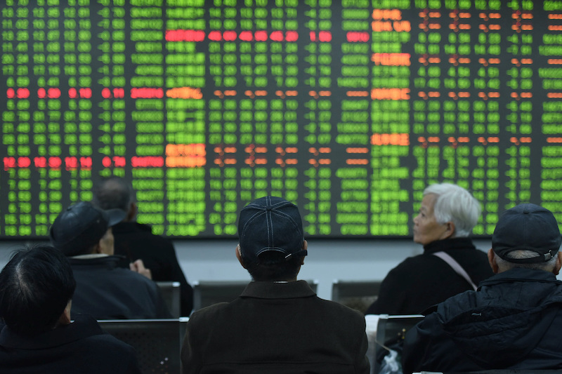 Asian Shares Edge Down Amid Uncertain Global Outlook