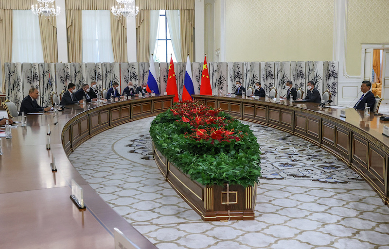 Russian President Vladimir Putin meets with Chinese President Xi Jinping on the sidelines of the Shanghai Cooperation Organization summit in Samarkand, Uzbekistan, on September 15, 2022. Sputnik/Alexandr Demyanchuk/Pool via REUTERS.