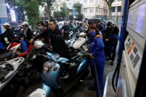 Vietnam Proposes Fuel Tax Cut to Combat Inflation