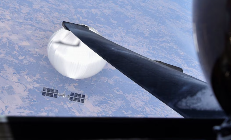 A US Air Force U-2 pilot looks down at the suspected Chinese surveillance balloon as it hovers over the central continental United States