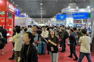 Tense Mood at China's Largest Trade Fair Signals Rough Recovery