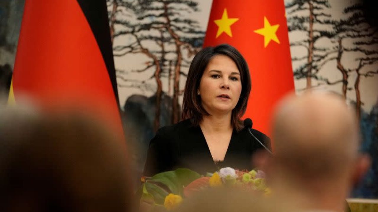 China Fury After German Minister Calls Xi a 'Dictator' – ST