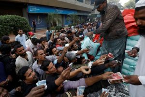 IMF Working on Bailout to Avoid Economic Collapse in Pakistan