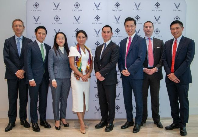 Representatives of Vingroup, VinFast and Black Spade at the Signing Ceremony 12 May 2023.