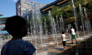 Beijing Bakes in Record 41C Heatwave, Halting Outdoor Work