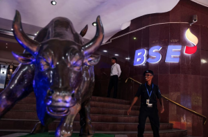 Indian Shares Soar to New Highs, Lifted by Reliance, HDFC