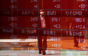 Hang Seng Falls on Downbeat Data, Nikkei Dips on Weak Yen