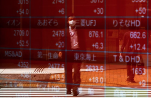 Nikkei’s Charge Continues; Tech, China Weigh on Hang Seng