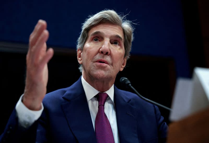 Kerry Flies to China Seeking to Revive Climate Cooperation