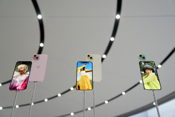 New iPhone 15 and iPhone 15 Plus are displayed during the 'Wonderlust' event at the company's headquarters in Cupertino, California