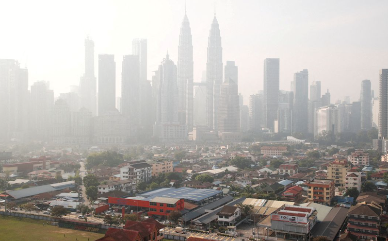 A view shows the city shrouded by haze in Kuala Lumpur, Malaysia October 3, 2023. REUTERS/Hasnoor Hussain/File photo Acquire Licensing Rights