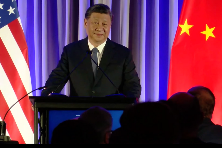 China’s Xi Scores Standing Ovations, Sanctions Relief on US Trip