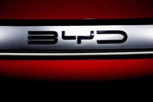 Warren Buffett Cuts Stake in China’s BYD to Less Than 6%