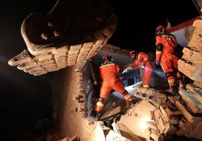 Rescue workers conduct search and rescue operations at Kangdiao village following the earthquake in Jishishan county, Gansu province, China December 19, 2023. Photo: China Daily via Reuters