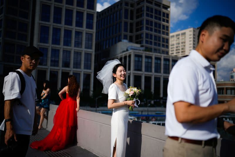 China’s Economic Slowdown Deters Dreams of Marriage, Children