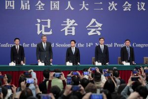 China’s Bankers, Fund Managers Ditch Careers Amid Crackdown