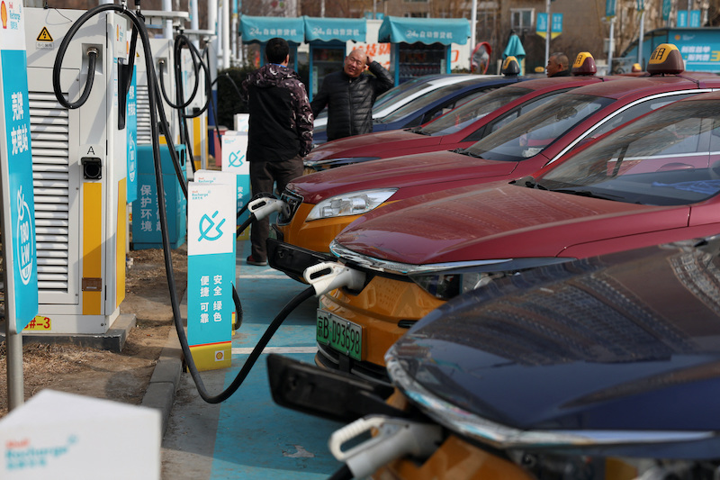 China’s Oil Giants Rush to Adapt as Buyers Shift to EVs