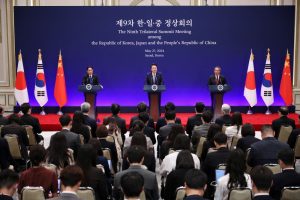 China Welcomes 'New Beginning' Of Ties with Korea, Japan
