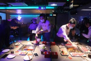 China’s Services Confidence at 4-Year Low, Survey Shows