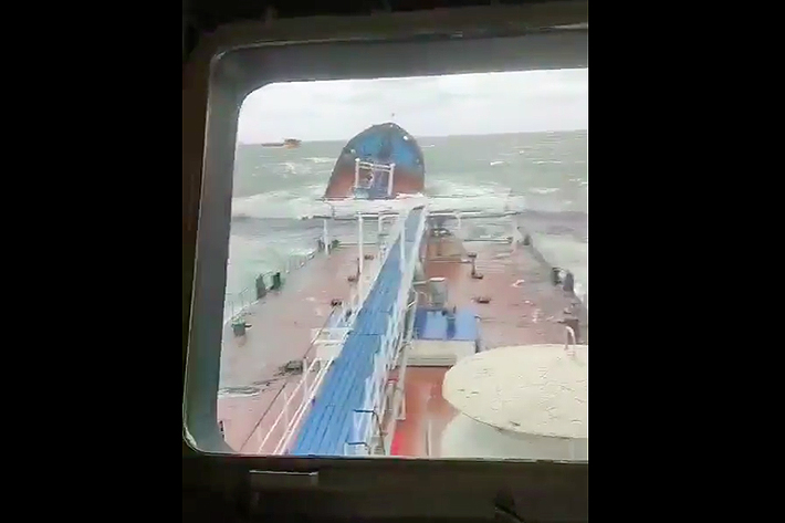 Russian Tankers Sink in Black Sea, US Warns on ‘Dark Fleet’