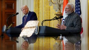 India Shares Sink on US Tariffs Criticism, Xi Urges Trade ‘Tango’