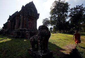 Cambodia's Hun Sen Threatens Ban on Thai Goods - B/Post