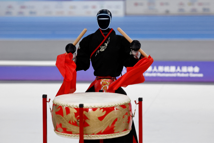 China’s Top Maker of Humanoid Robots Planning $7 Billion IPO
