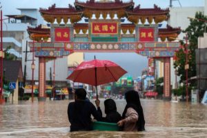 Wave of Record Rainfall Swamps Southern Thailand, Malaysia