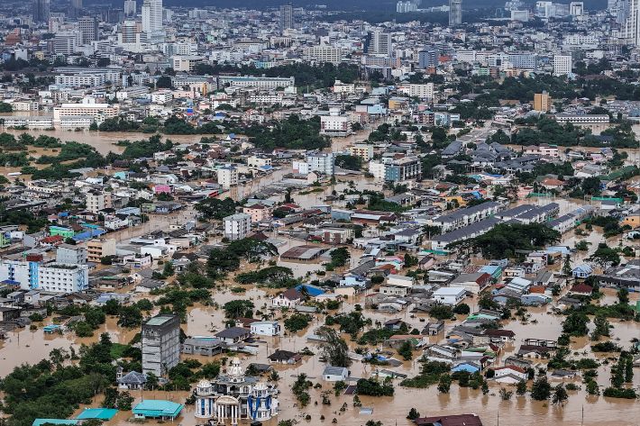 Heavy flooding in southern Thailand