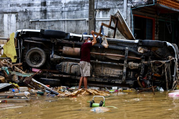 Heavy flooding in southern Thailand